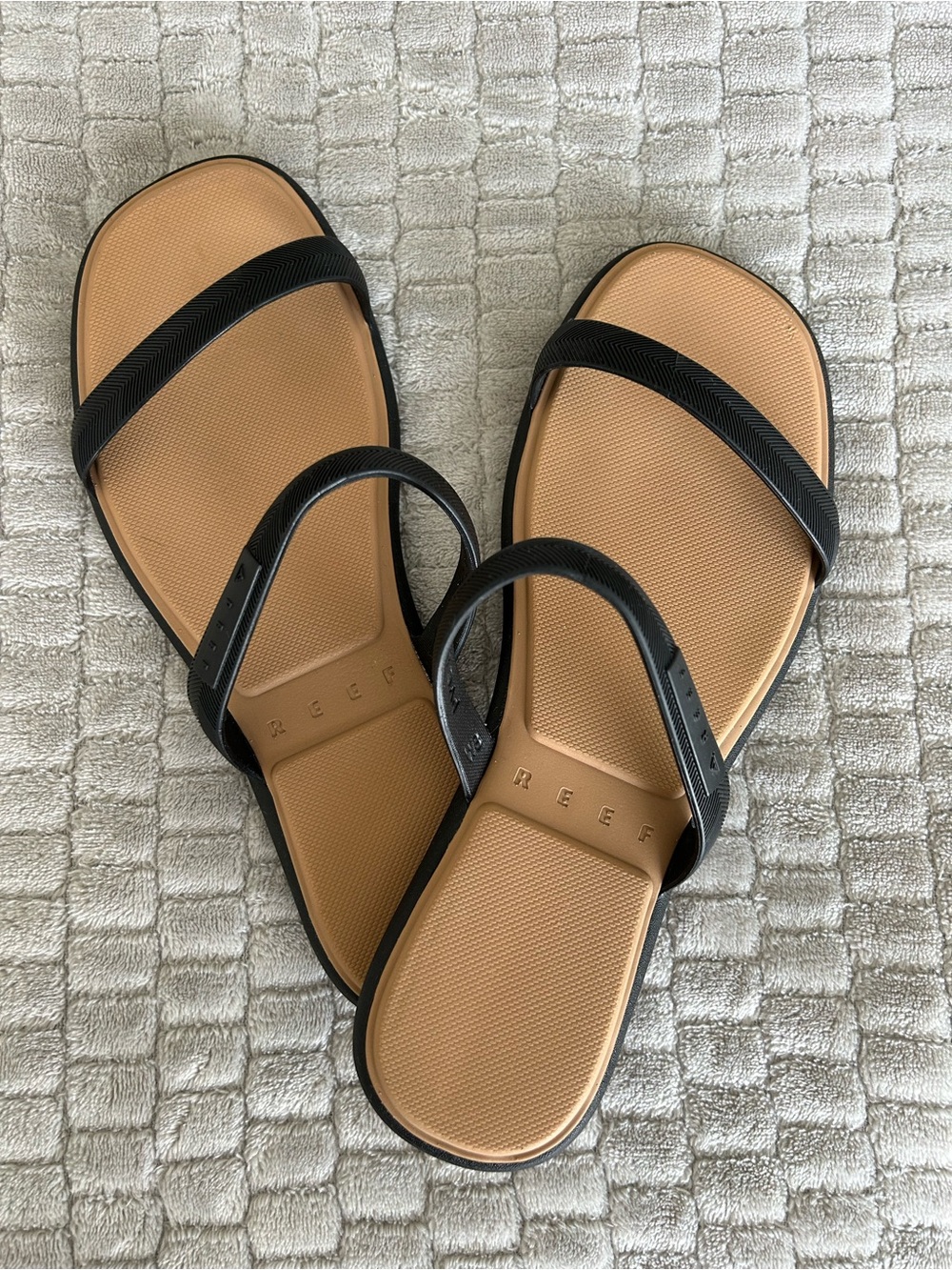 Reef Women's Tan and Black Slide Sandals